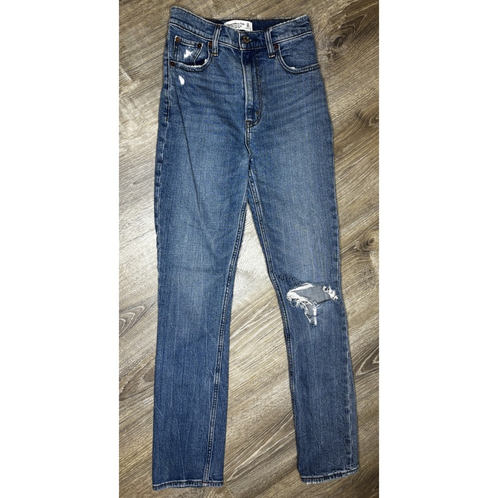 Abercrombie & Fitch 90s Slim Straight Ultra High Rise Distressed Jeans 24 00R